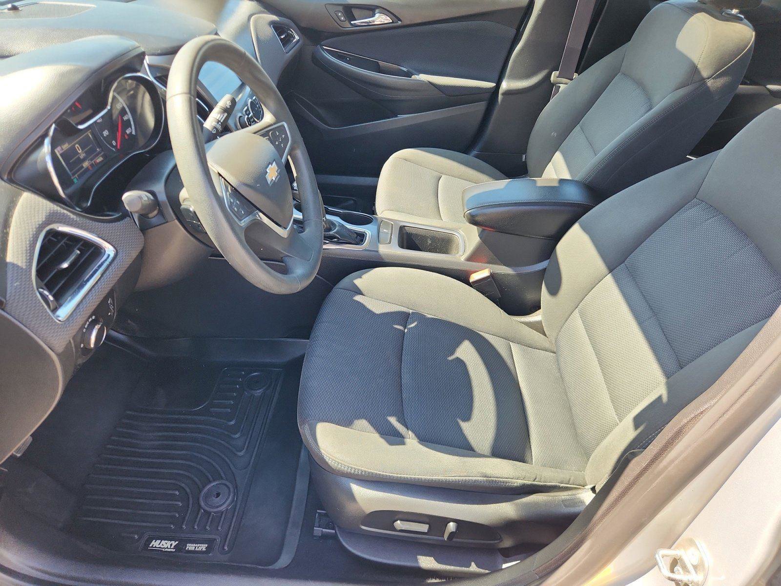 Used 2016 Chevrolet Cruze LT w/ Sun And Sound Package FWD image 10