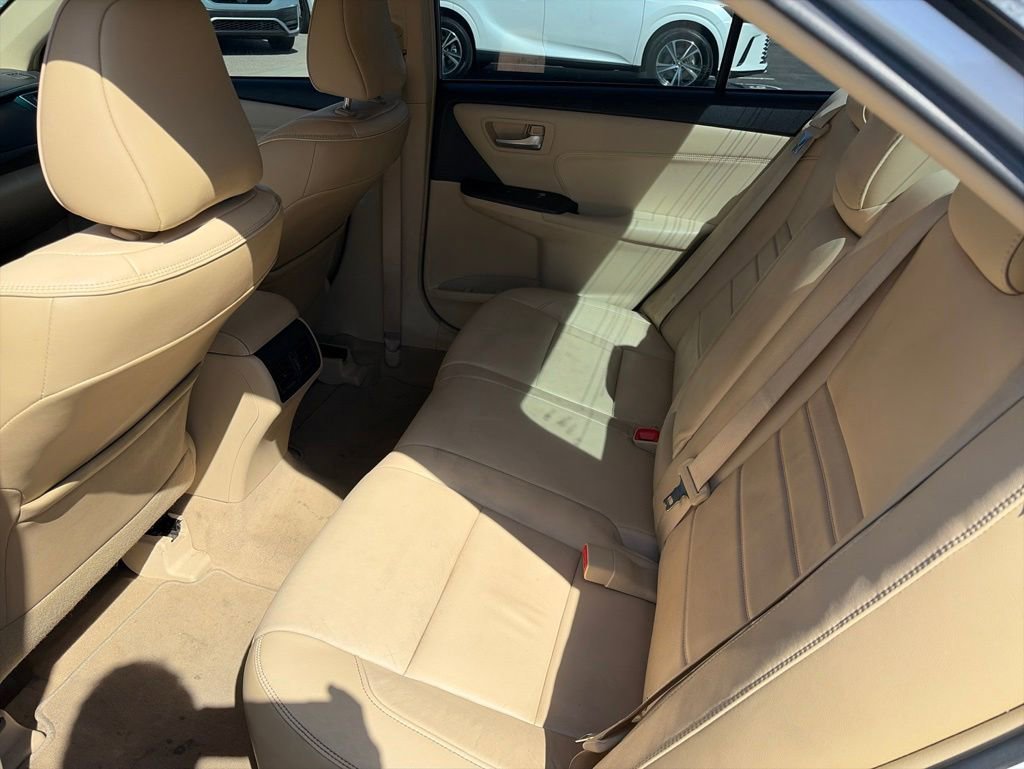 Used 2015 Toyota Camry XLE w/ Moonroof Package FWD image 9