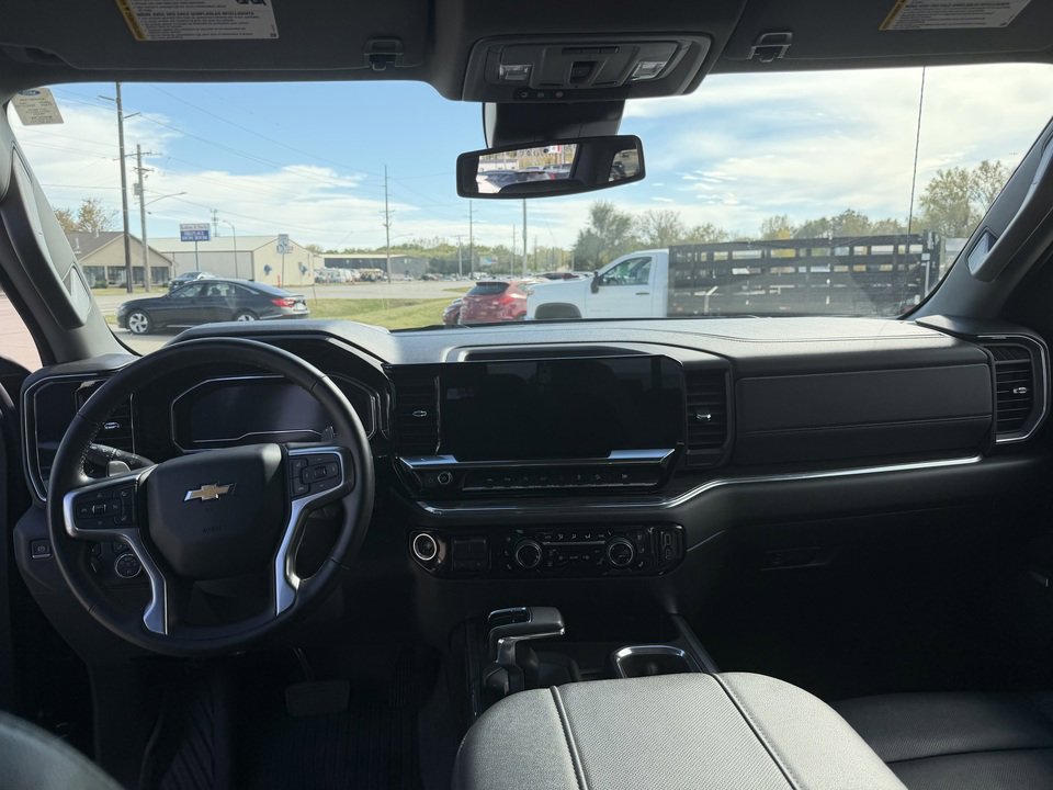 Used 2024 Chevrolet Silverado 1500 LTZ image 16