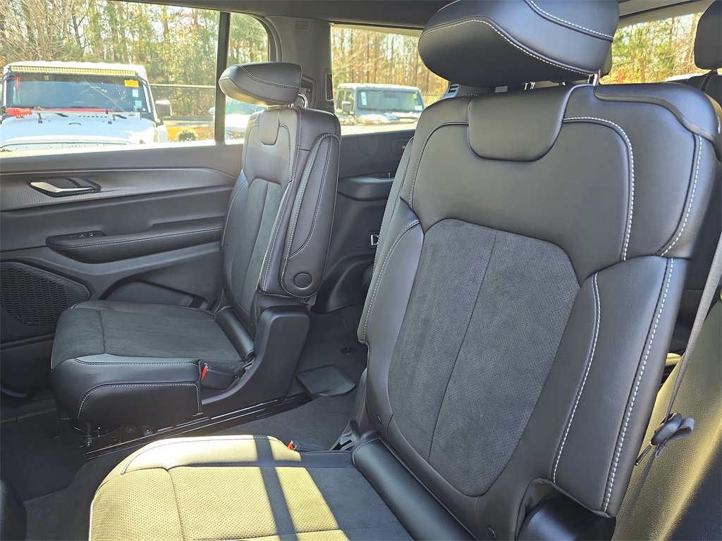 New 2025 Jeep Grand Cherokee L Altitude image 15
