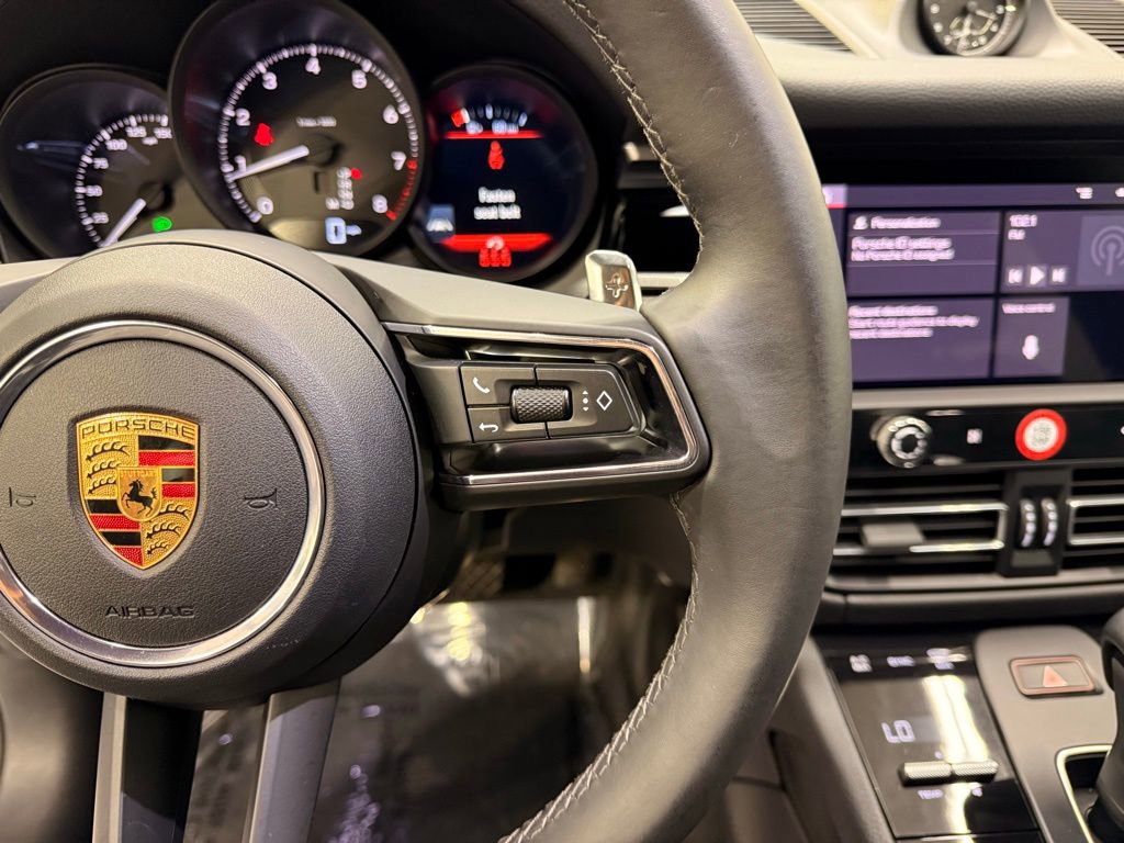 Used 2022 Porsche Macan w/ Premium Package image 14