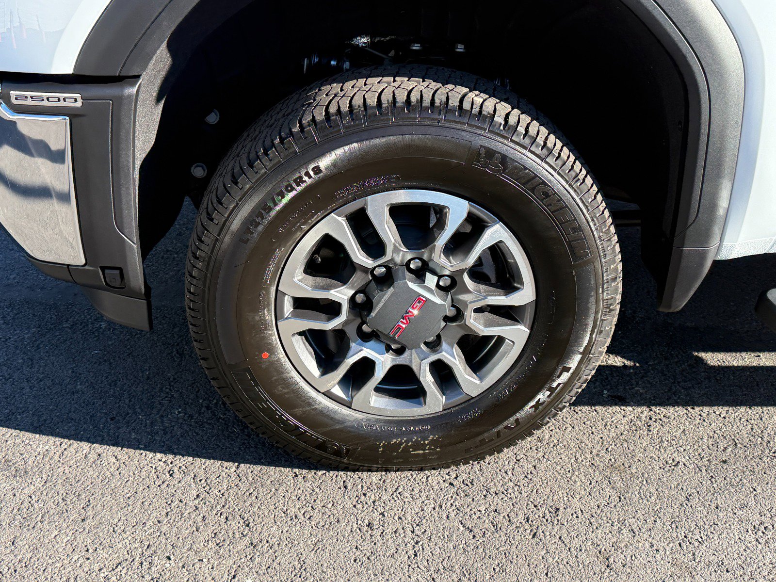 New 2026 GMC Sierra 2500 SLT w/ SLT Premium Package image 9