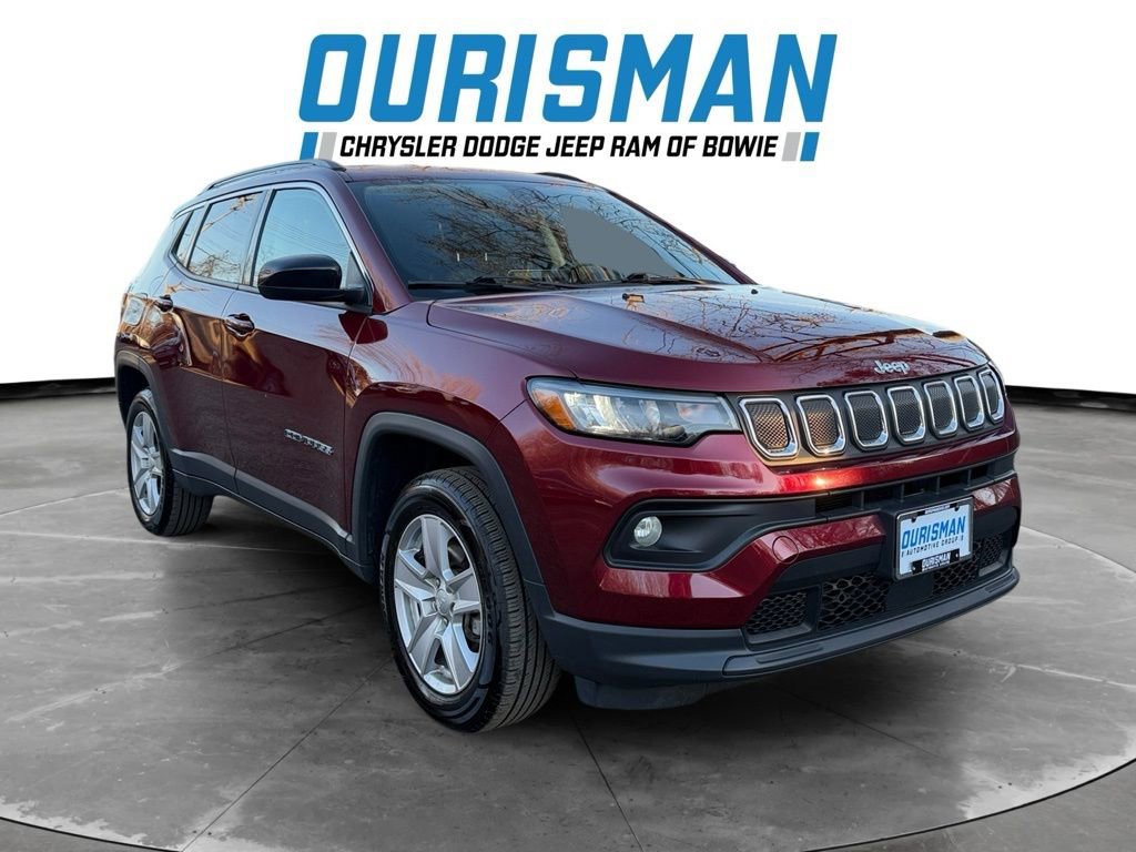 Used 2022 Jeep Compass Latitude image 1
