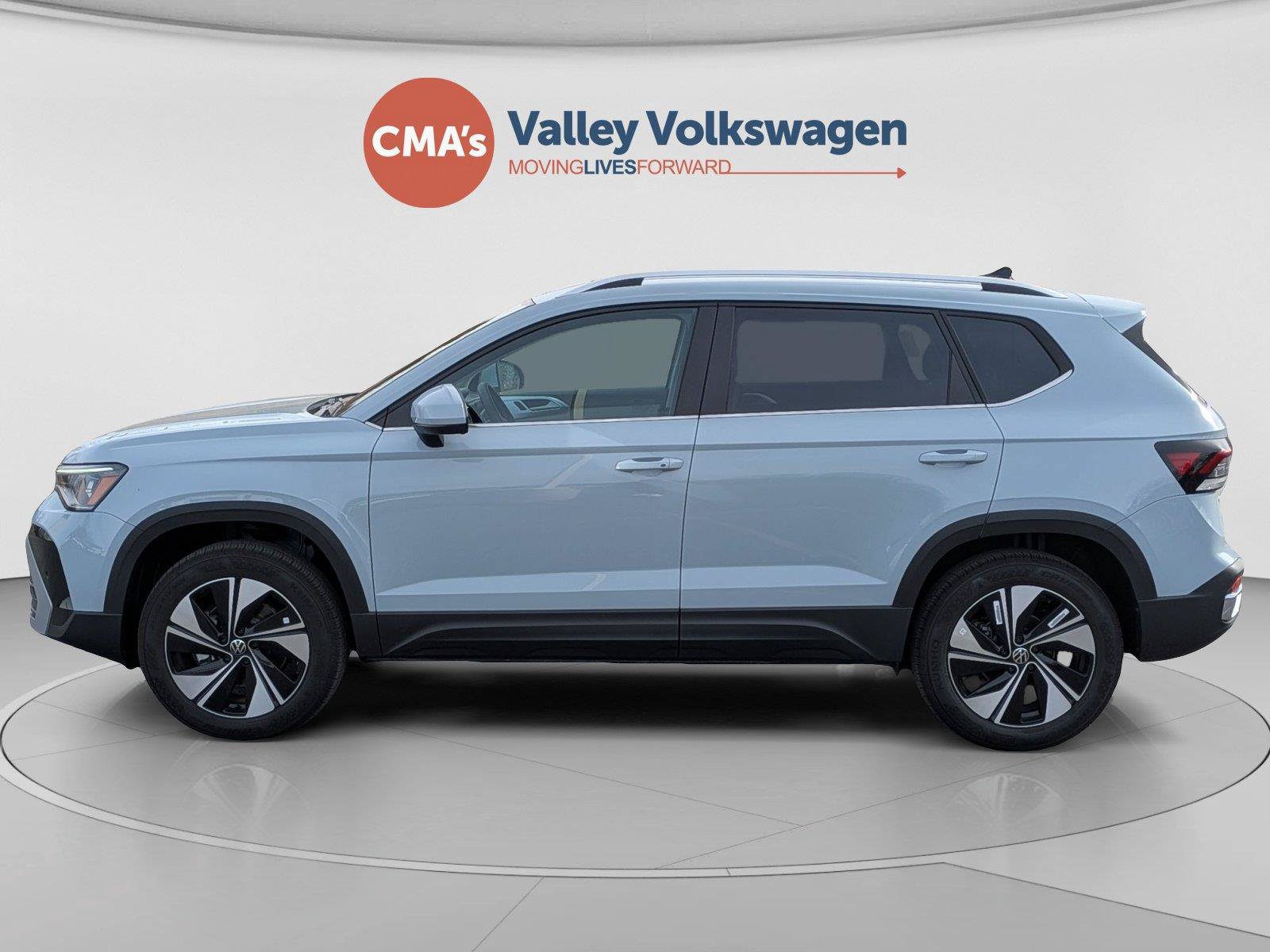 New 2026 Volkswagen Taos SE AWD/4WD image 2