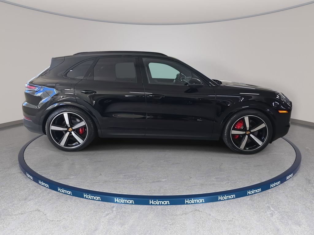 Used 2024 Porsche Cayenne S image 6