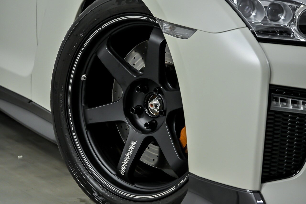 Used 2017 Nissan GT-R Premium AWD/4WD image 4
