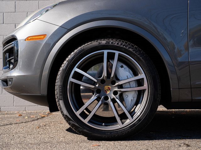Certified 2022 Porsche Cayenne Turbo image 11