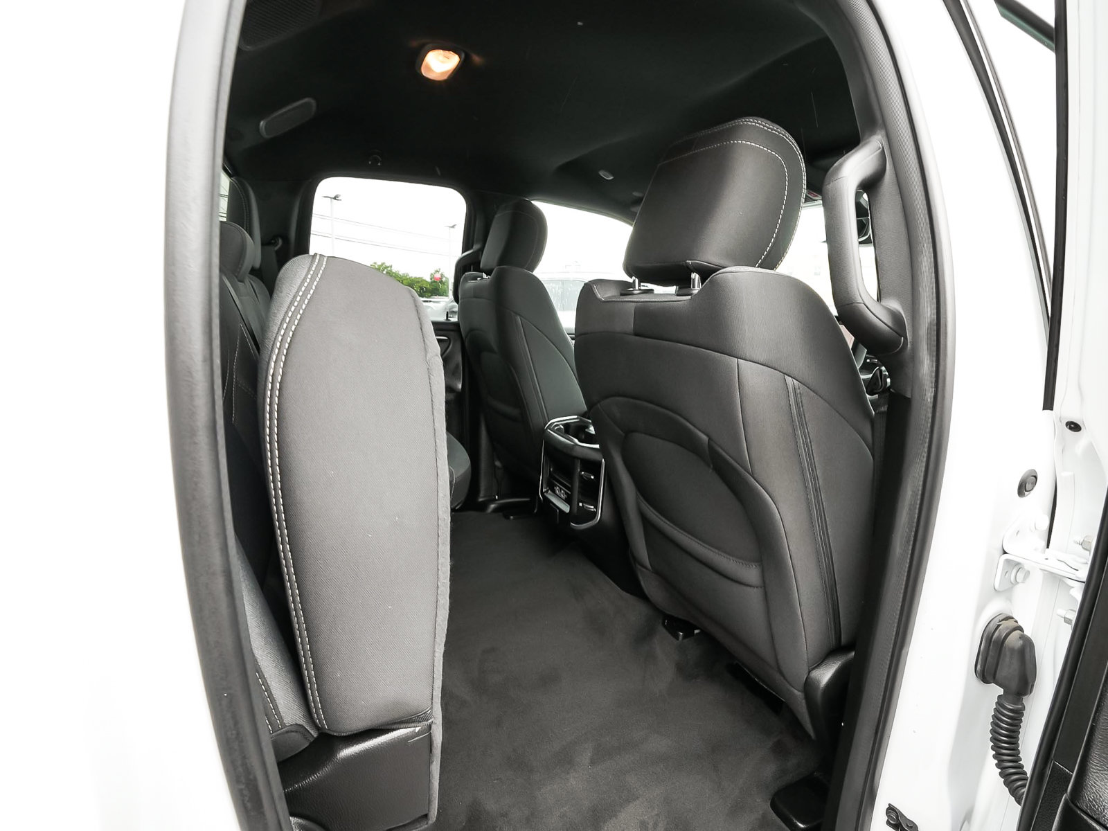 Used 2023 RAM 1500 Big Horn AWD/4WD image 38
