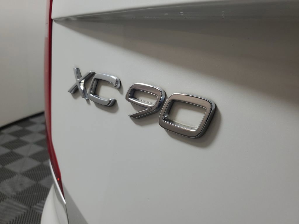 Used 2024 Volvo XC90 B6 Ultimate w/ Protection Package image 10
