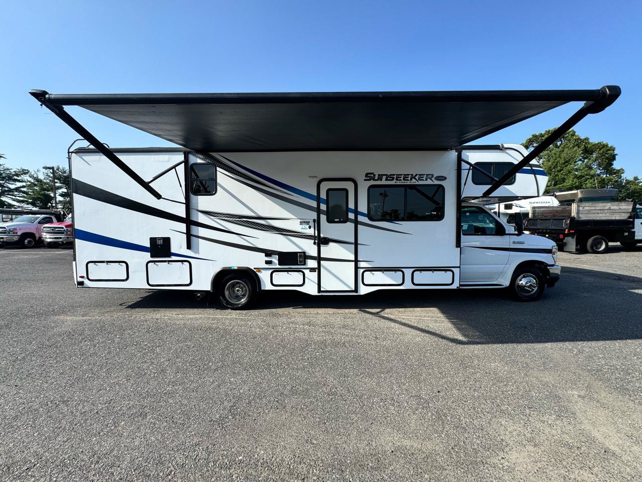Used 2021 Ford E-450 and Econoline 450 Super Duty w/ Motorhome Prep Package RWD image 4