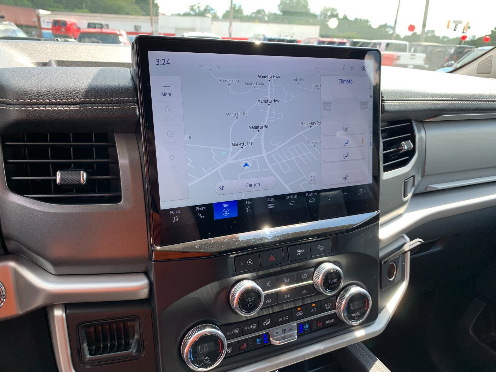 Used 2024 Ford Expedition Max XLT image 21