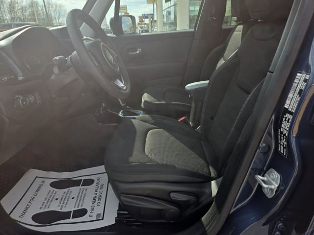 Used 2023 Jeep Renegade Altitude image 9