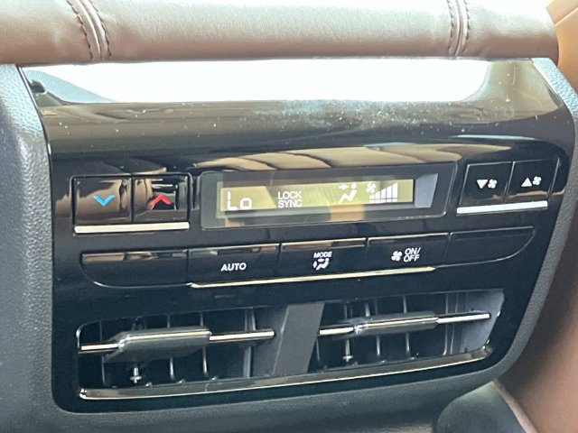 Used 2025 Acura MDX w/ Technology Package FWD image 18