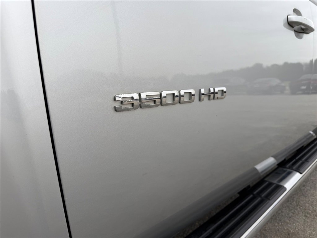 Used 2014 Chevrolet Silverado 3500 LTZ w/ LTZ Plus Package image 10