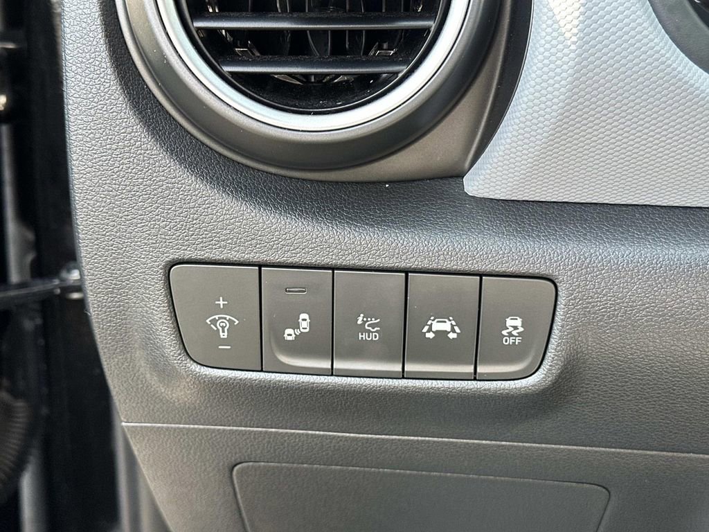 Used 2020 Hyundai Kona Ultimate image 18
