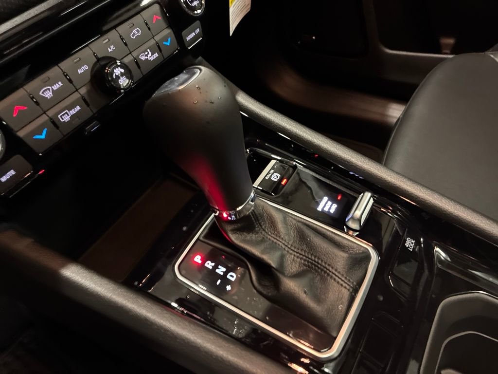 New 2025 Jeep Compass Latitude w/ Sun & Sound Group image 23