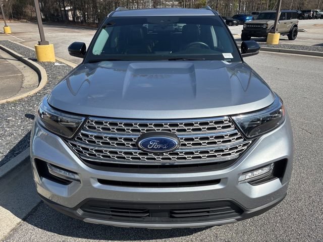 Used 2022 Ford Explorer Limited w/ Equipment Group 301A image 3