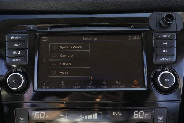 Used 2018 Nissan Rogue SV w/ Premium Package image 56