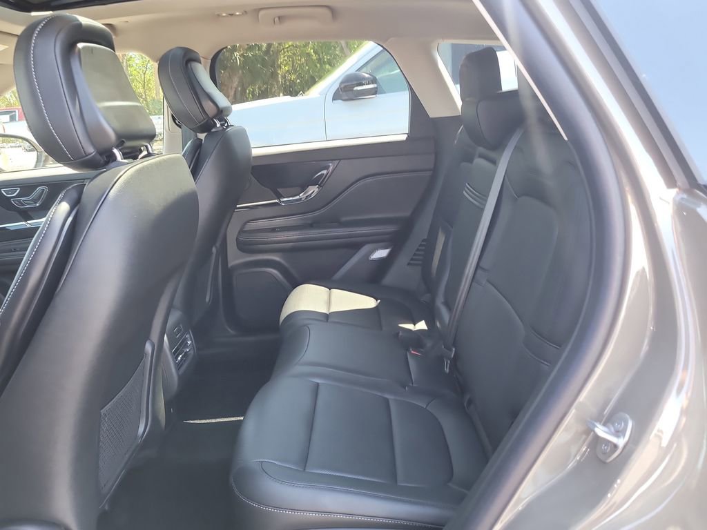 Used 2025 Lincoln Corsair Reserve w/ Equipment Group 202A image 11