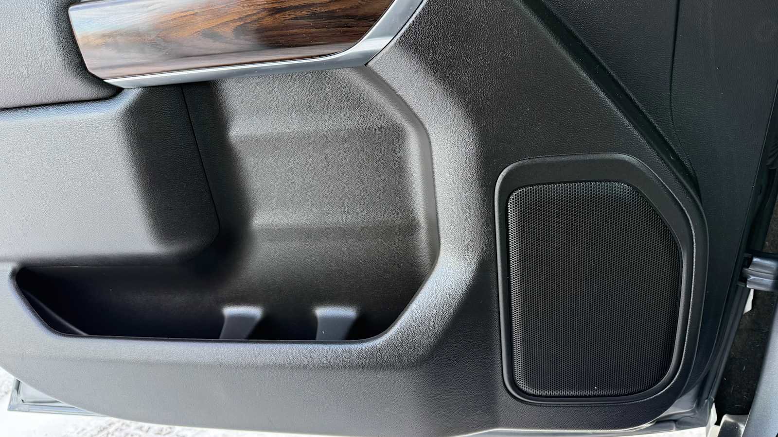 Used 2022 GMC Sierra 1500 SLT w/ SLT Convenience Package image 13