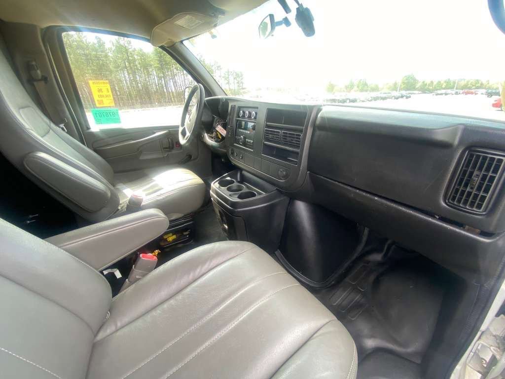 Used 2011 Chevrolet Express 2500 image 11