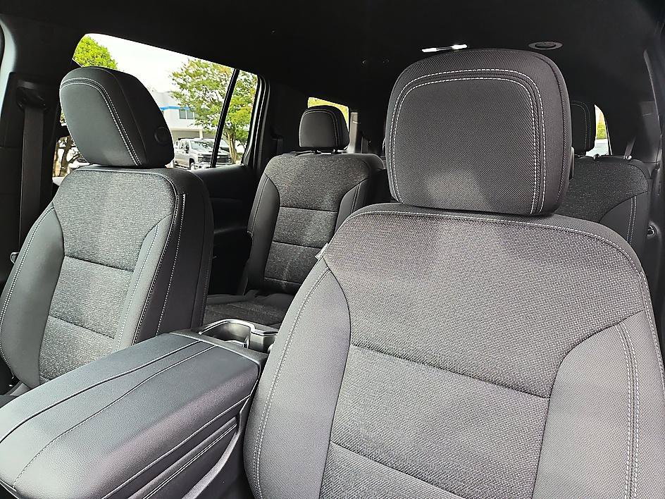 New 2027 Chevrolet Traverse LT AWD/4WD image 16
