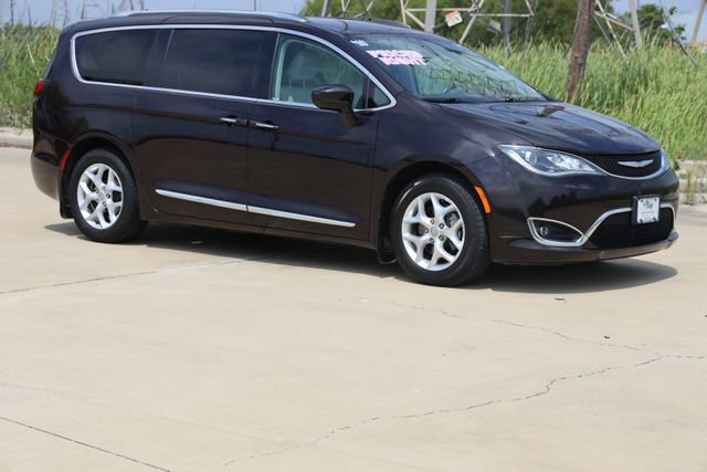 Used 2018 Chrysler Pacifica Touring-L w/ Tire & Wheel Group FWD image 1
