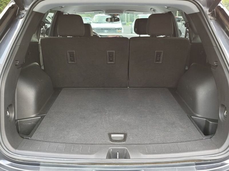 Used 2022 Chevrolet Blazer LT FWD image 12