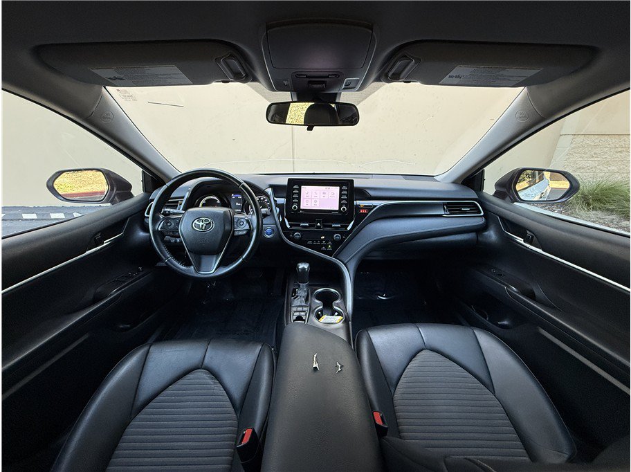 Used 2022 Toyota Camry SE FWD image 9