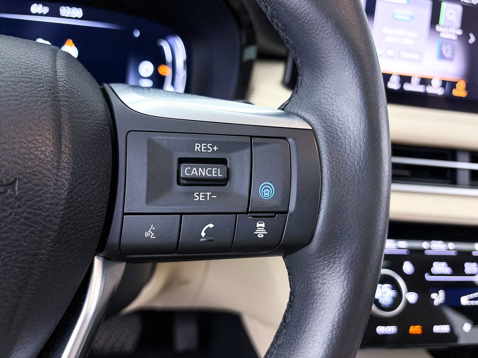 Used 2023 INFINITI QX60 Luxe w/ Cargo Package image 33