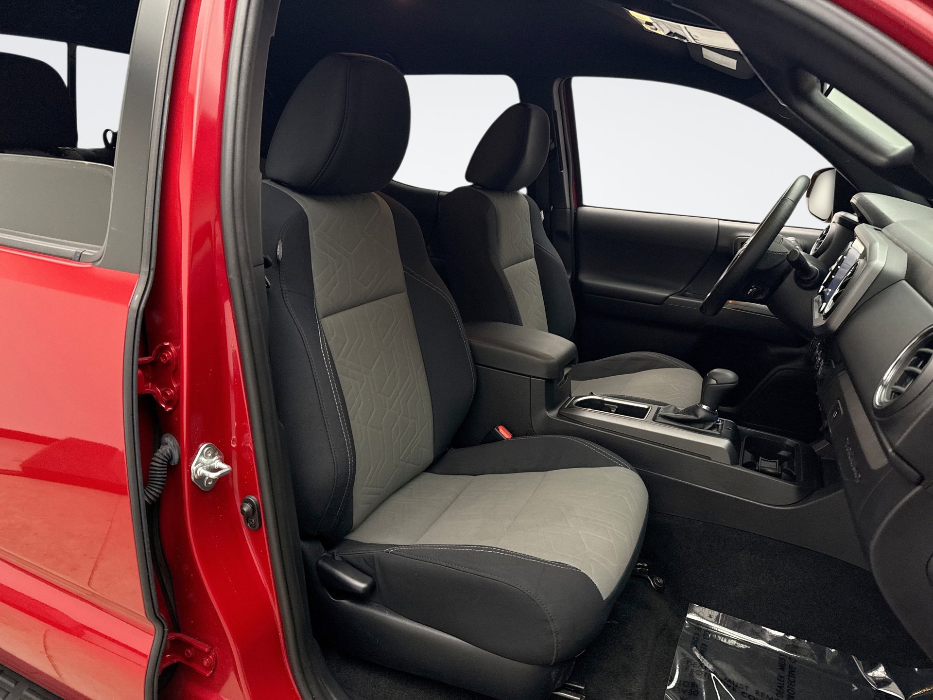 Used 2021 Toyota Tacoma TRD Sport image 16