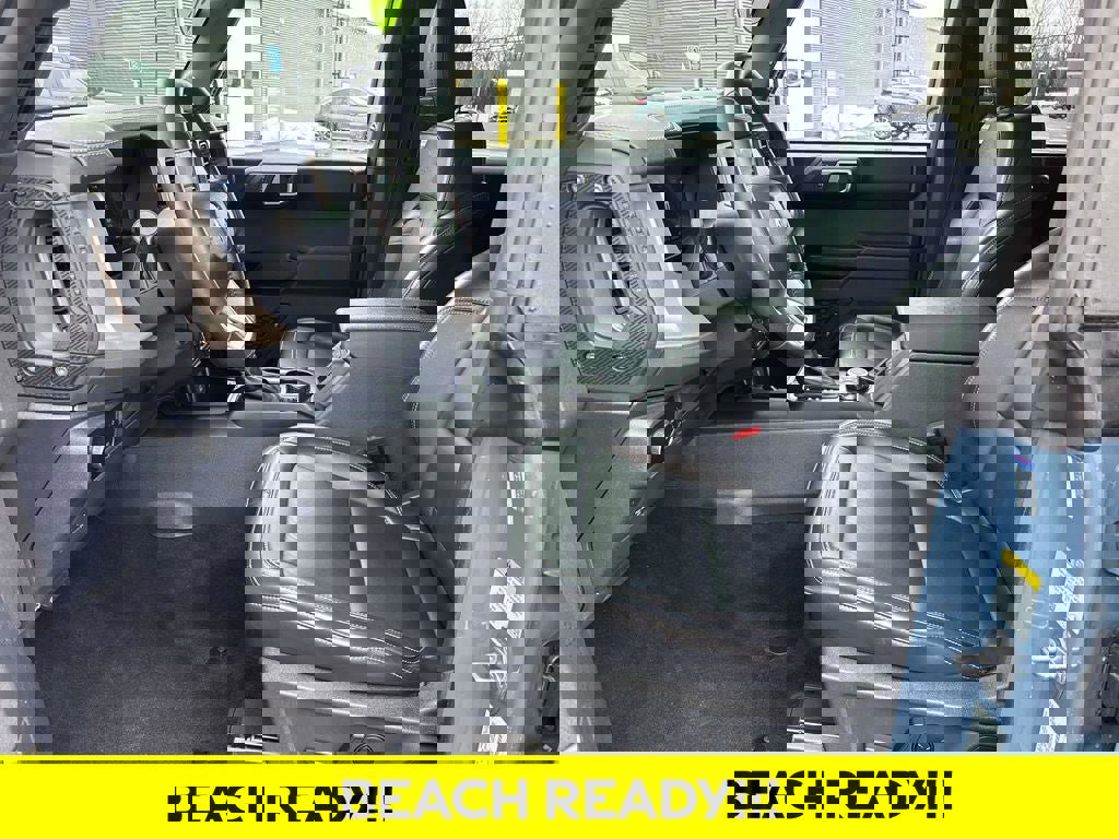 Used 2025 Ford Bronco Outer Banks image 8