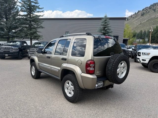 Used 2006 Jeep Liberty Limited w/ Trailer Tow Group AWD/4WD image 13