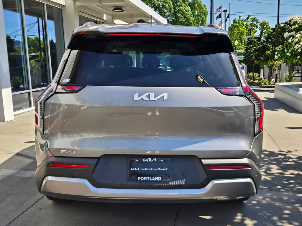 Certified 2024 Kia EV9 Wind AWD/4WD image 4