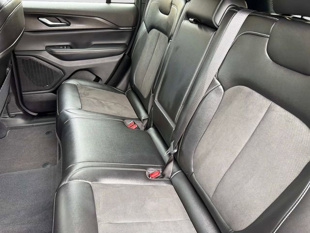 Used 2024 Jeep Grand Cherokee Altitude AWD/4WD image 13