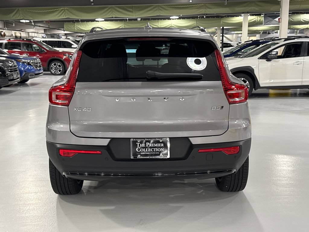 Used 2026 Volvo XC40 B5 Core w/ Protection Package Premier AWD/4WD image 3