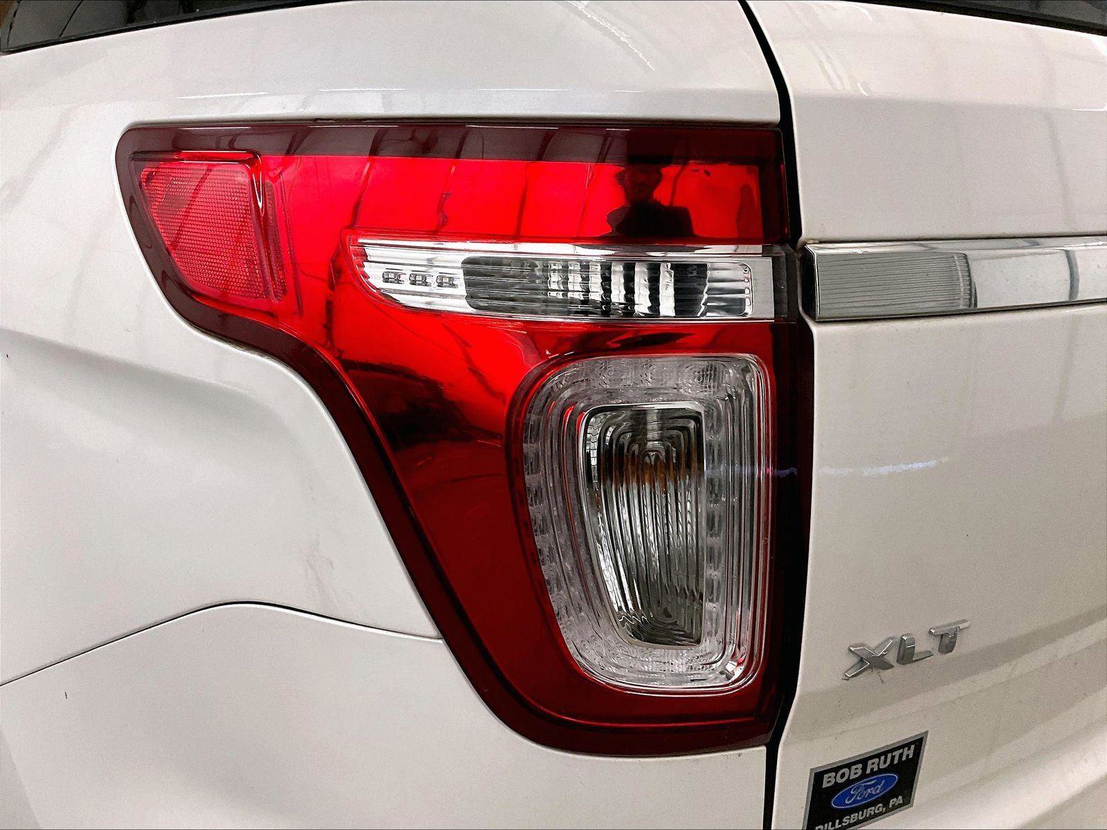 Used 2015 Ford Explorer XLT w/ Equipment Group 202B AWD/4WD image 29