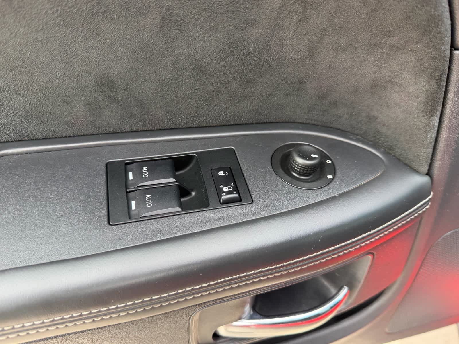 Used 2009 Dodge Challenger SRT8 w/ SRT Option Group II RWD image 21