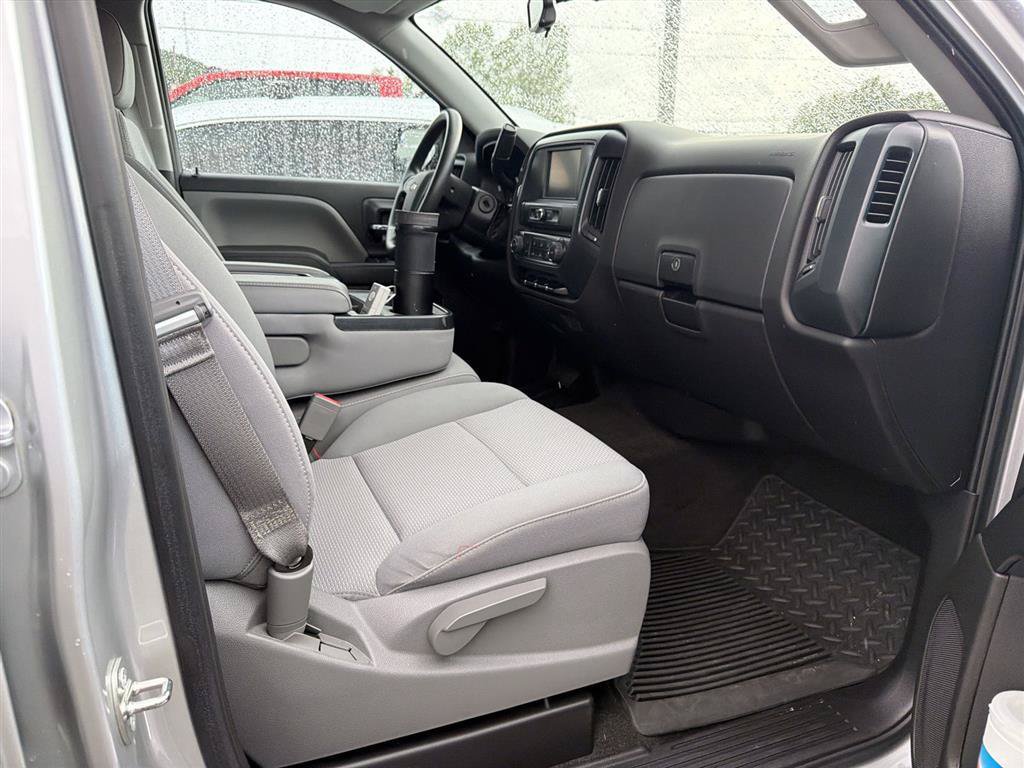 Used 2016 Chevrolet Silverado 1500 Custom w/ Custom Convenience Package RWD image 9
