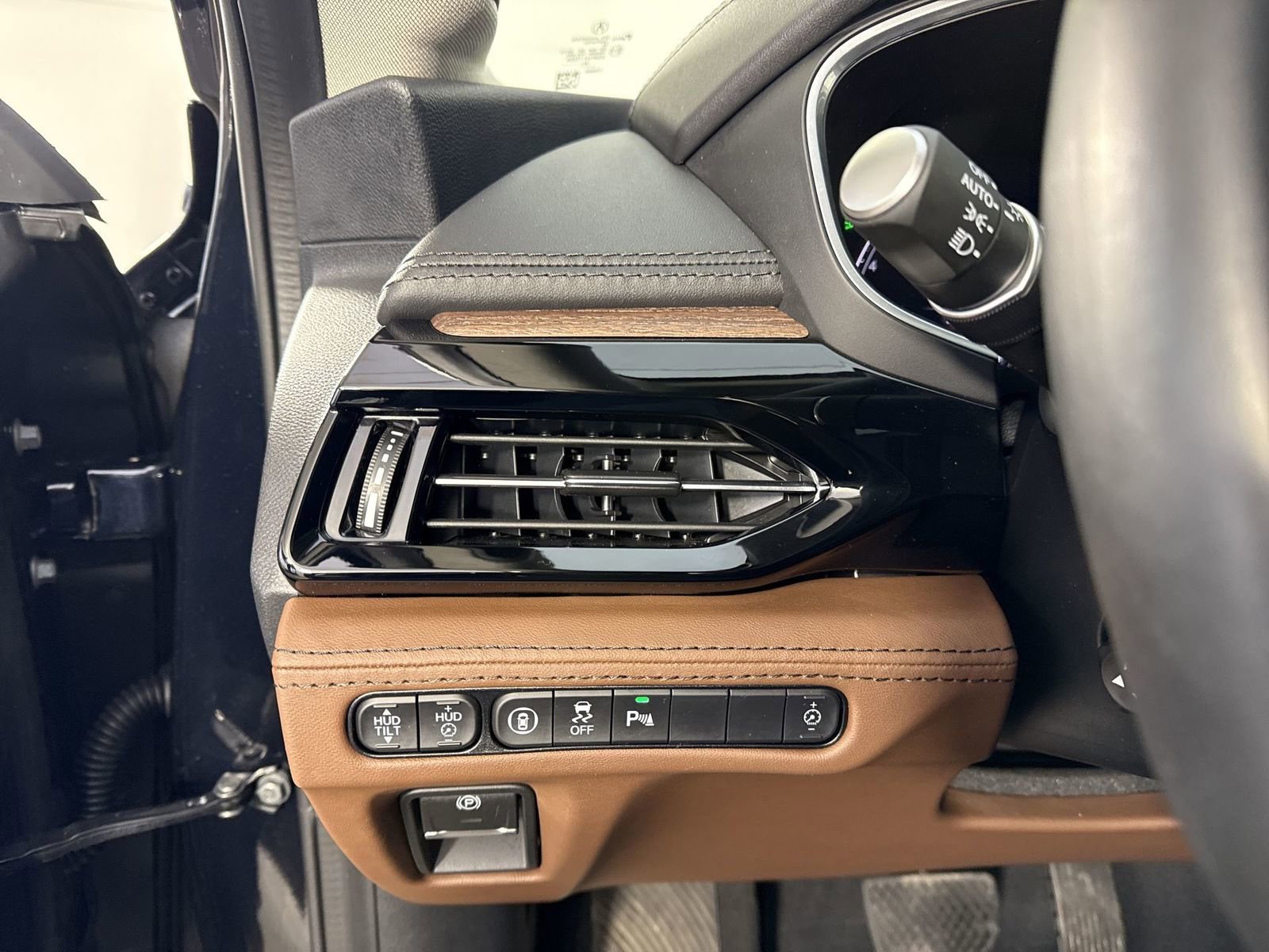 Certified 2026 Acura MDX w/ Advance Package image 16