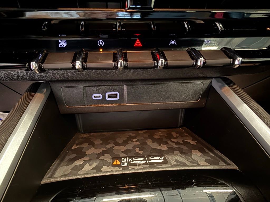 Used 2024 Chevrolet Colorado Z71 w/ Z71 Convenience Package 2 image 29