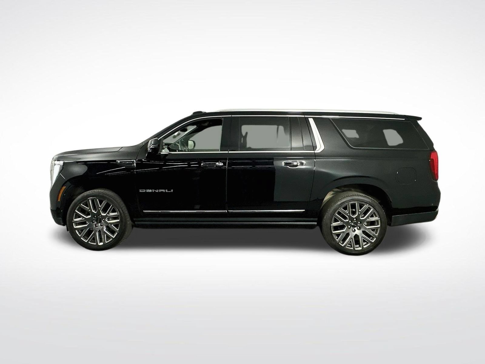 Used 2025 GMC Yukon XL Denali Ultimate AWD/4WD image 5