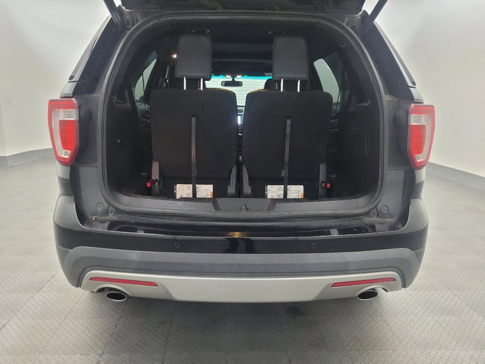 Used 2017 Ford Explorer XLT w/ Equipment Group 202A image 29