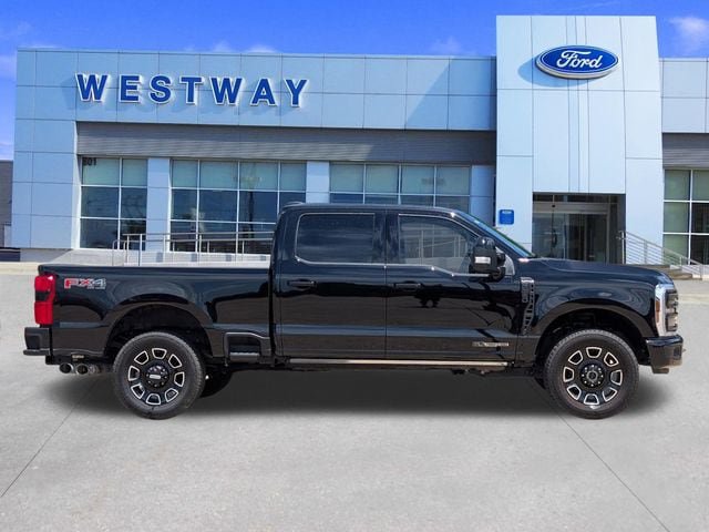 Used 2026 Ford F350 Platinum AWD/4WD image 2