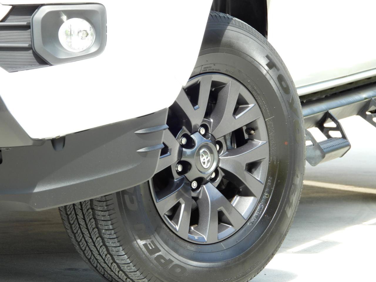 Used 2022 Toyota Tacoma SR5 w/ Technology Package RWD image 6
