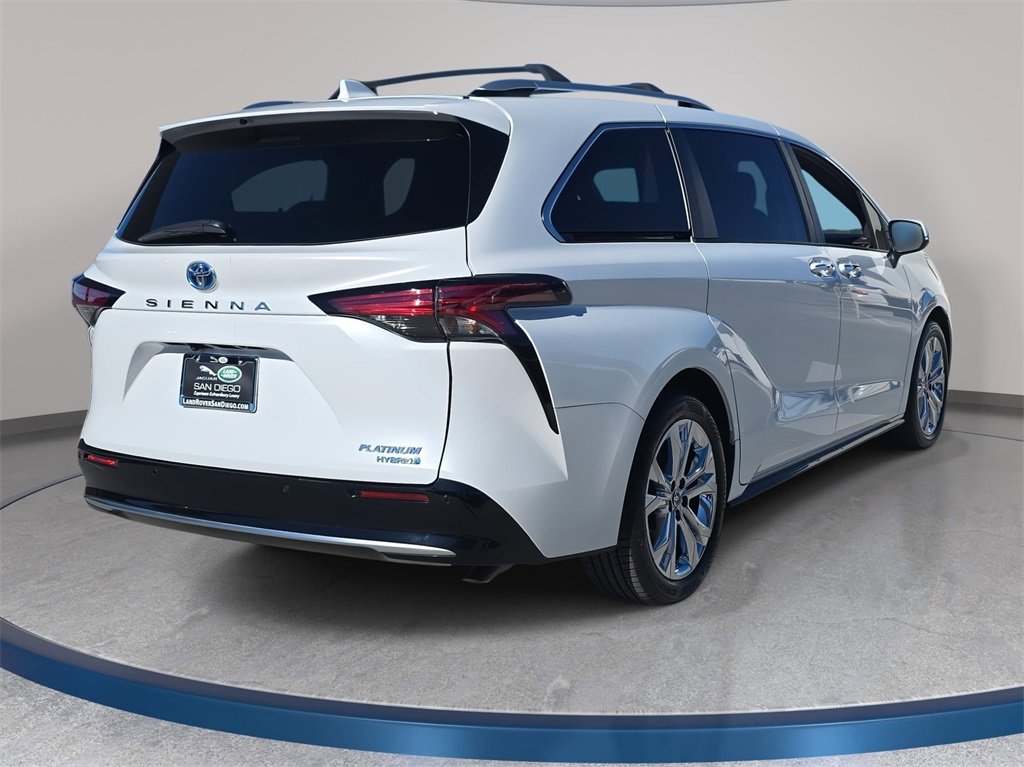 Used 2022 Toyota Sienna Platinum image 6