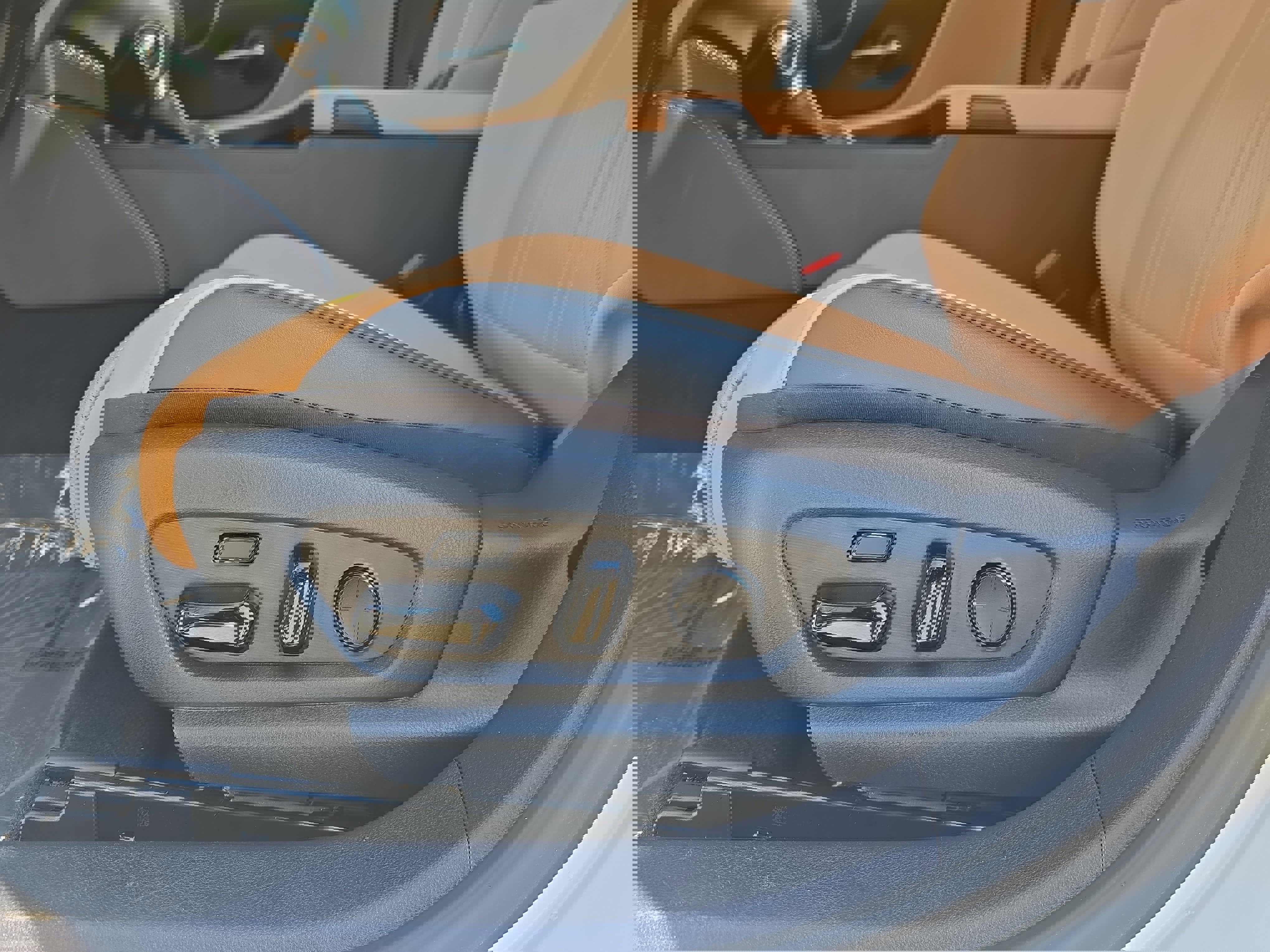 Used 2024 Lexus ES 300h Ultra Luxury w/ Accessory Package (Z2) image 26