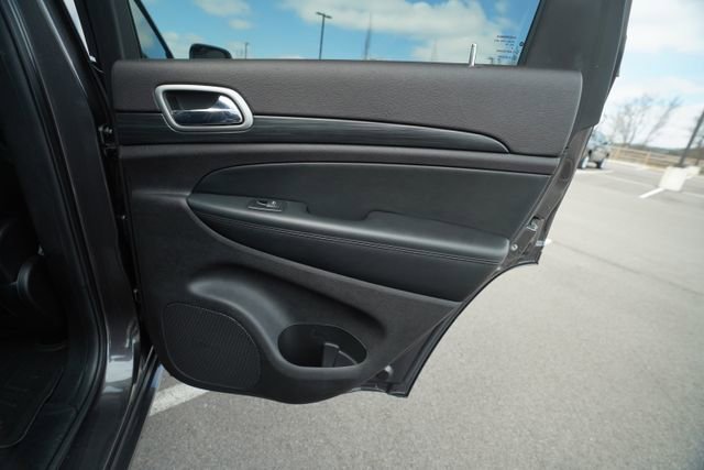 Used 2020 Jeep Grand Cherokee Altitude image 23