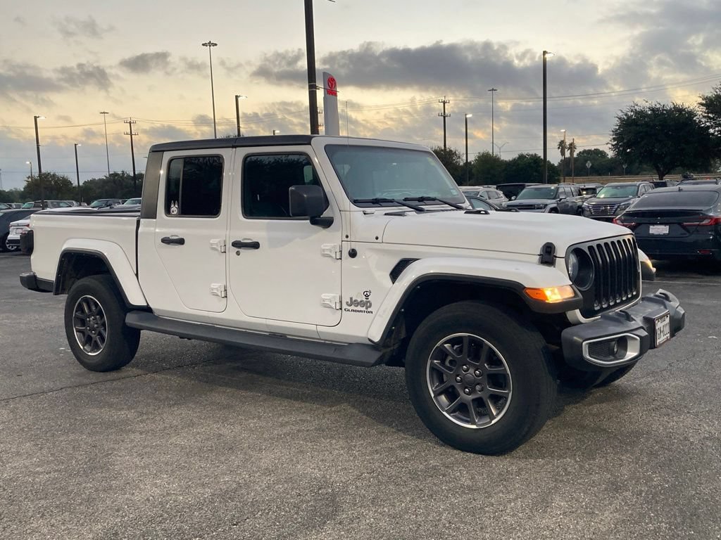 Used 2021 Jeep Gladiator Overland w/ Popular Equipment Package AWD/4WD image 2