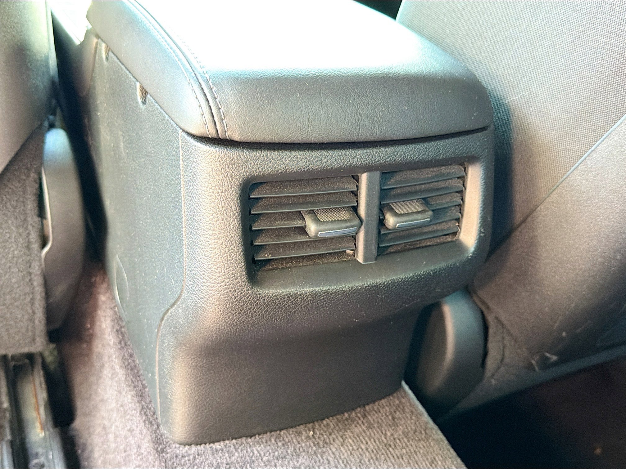 Used 2019 Dodge Challenger SXT image 19